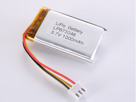 LP673048 3.7V 1000MAH แบตเตอรี่ไอออนลิทียม ผู้ผลิต แบตเตอรี่ไอออนลิทียม 3.7V 1C อัตราการกระชากสูงสุด แบตเตอรี่พอลิเมอร์ลิตียมเงินสําหรับอุปกรณ์อิเล็กทรอนิกส์